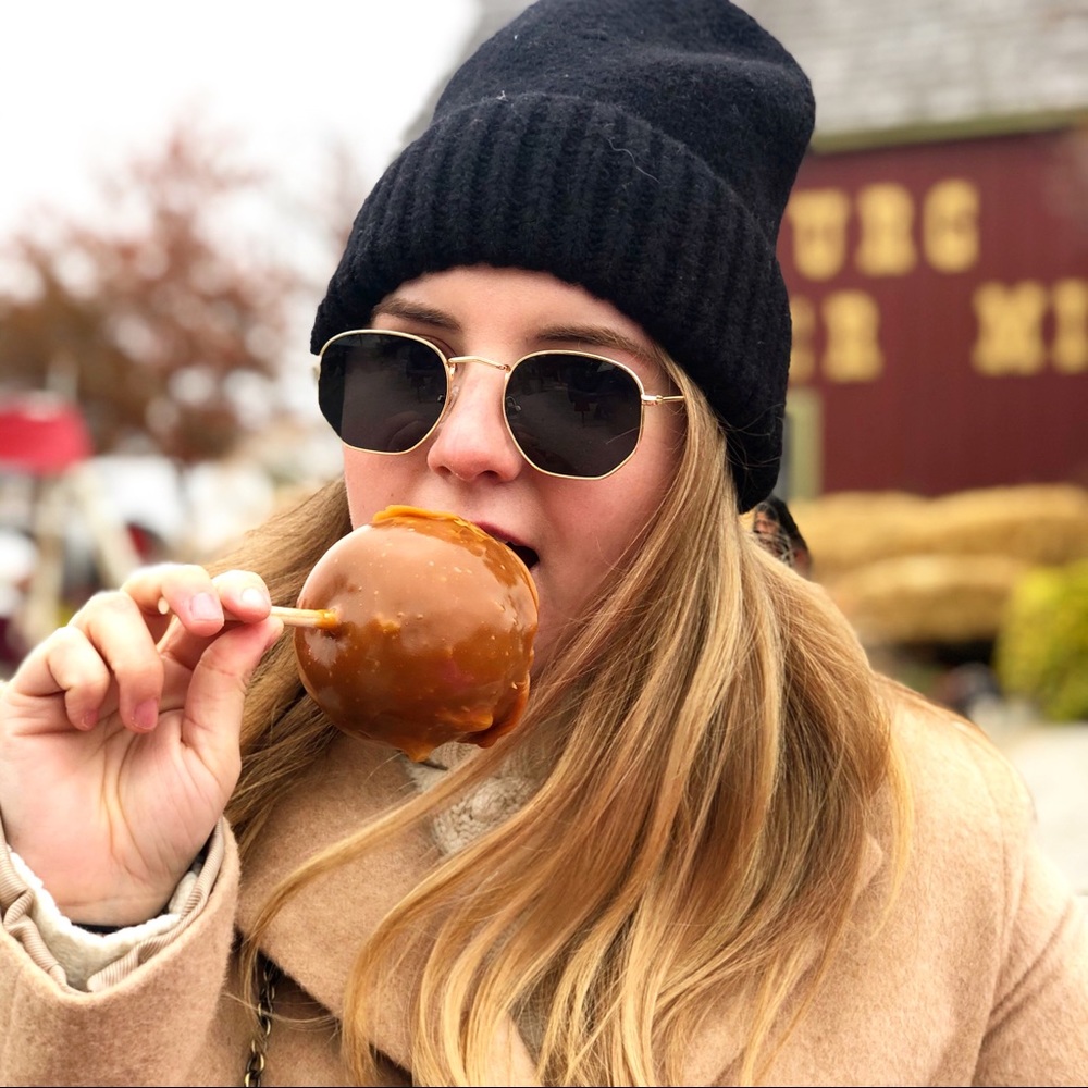 Meet your Posher, Victoria